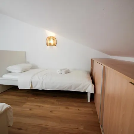 Castelmuschio Апартаменты Омишаль